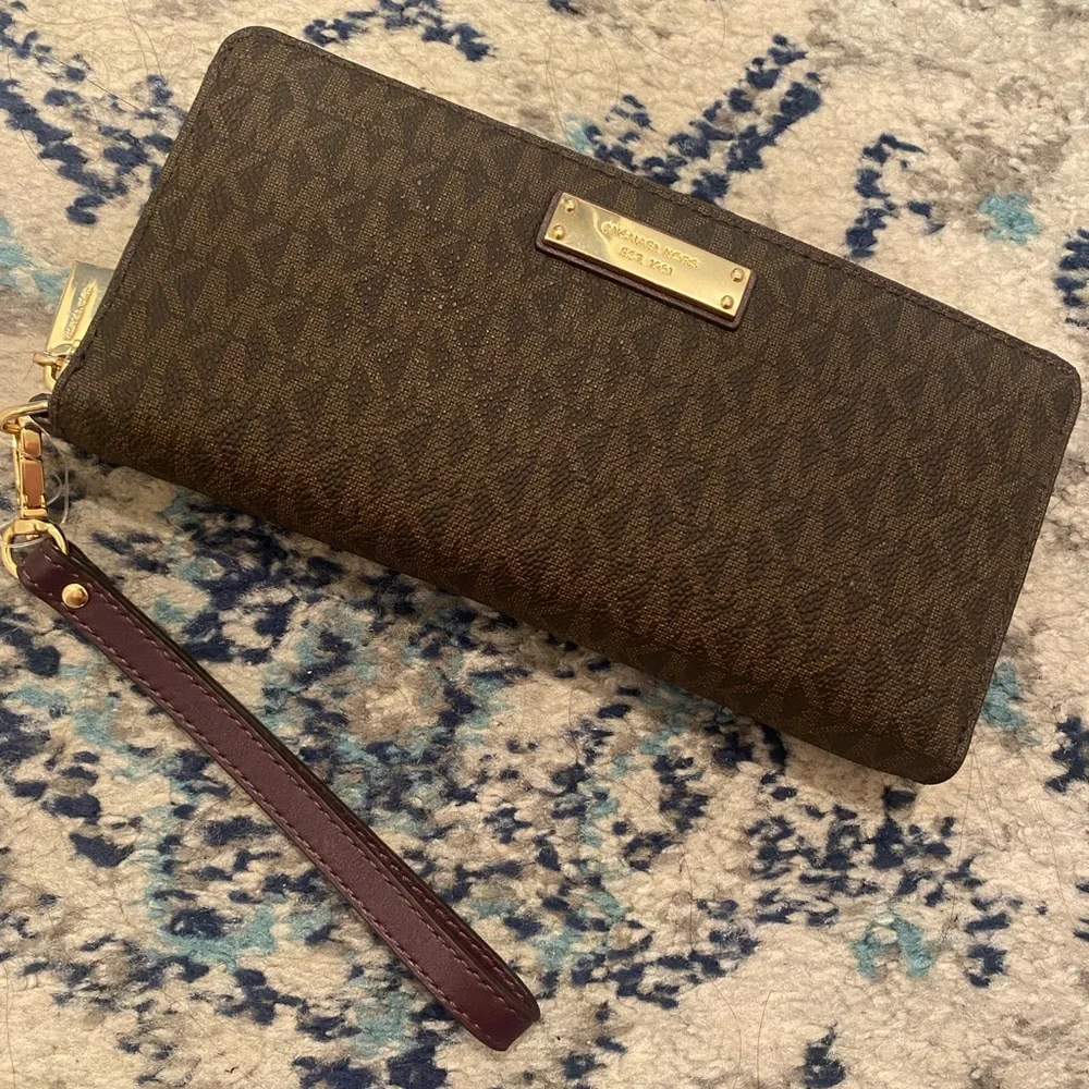 MK Travel Continental - Picture 8 of 11